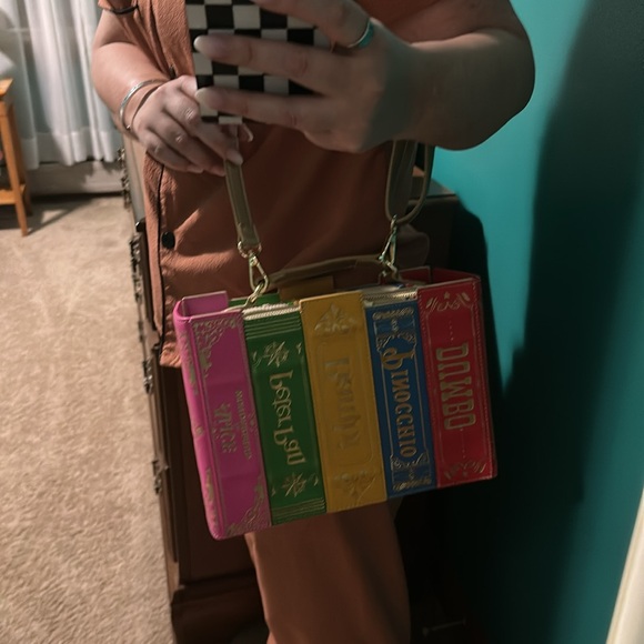 Disney Book Purse - Picture 6 of 6